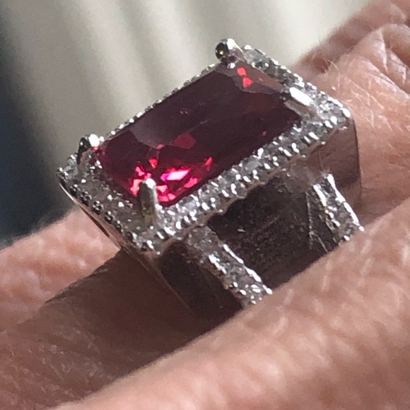 Ruby 2.25 carat spilt shank diamond pave sterling silver oval cut size 6.5 - Picture 6 of 12